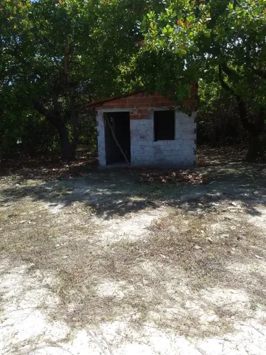 Casinha com terreno