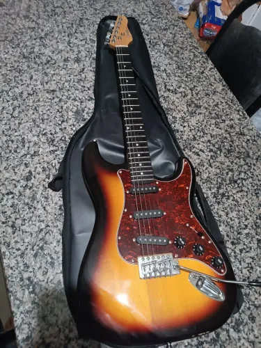 Guitarra Stratocaster
