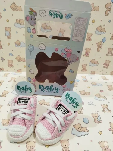 Tênis De Crochê Para Bebê 1 A 3 Meses Com Caixa Presente