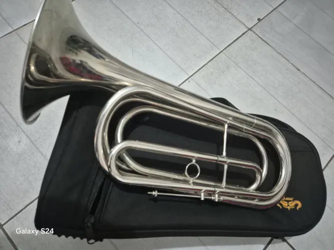 Vendo instrumentos :sousafone, corneta, cornetão todos de gatilhos...