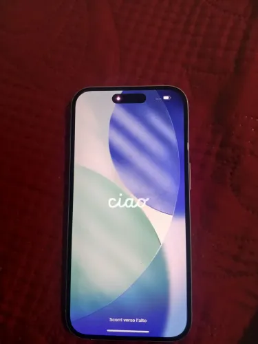 Vendo iPhone 16 256gb novo vai na caixa junto com o carregador cor branca