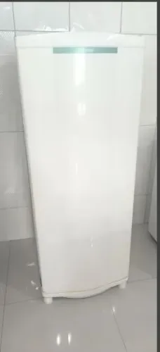 Geladeira com defeito 100,00