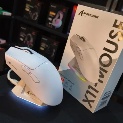 Mouse Gamer Sem Fio Attack Shark X11 Branco com Base de carregamento RGB 3 modos de conexã