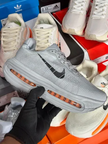 Tênis Nike Vomero 