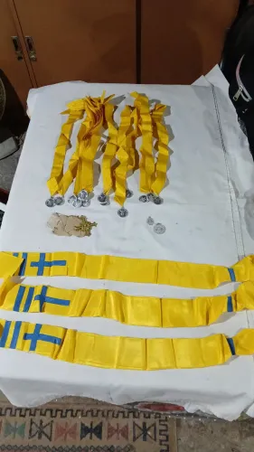 Lote com adornos católicos antigos.