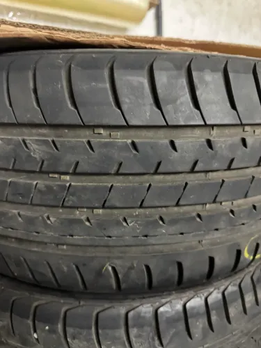 OPORTUNIDADE Vendo pneus em ótimo está 205/40 R17!!!