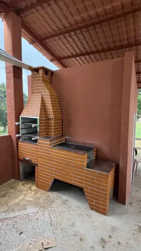 Churrasqueira + fogão a lenha Tijolinho