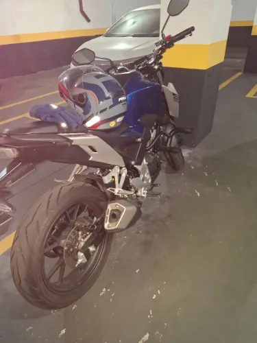 Moto nova so 23,500,00 com 6500km Honda cb 300b 300
