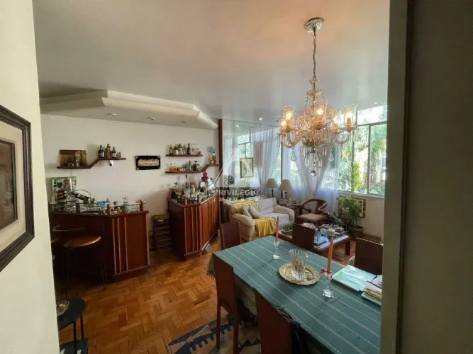 RUA PAISSANDU, SALA AMPLA, 3 QUARTOS + VAGA