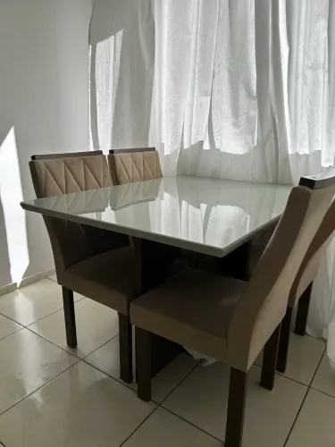 Mesa 4 cadeiras