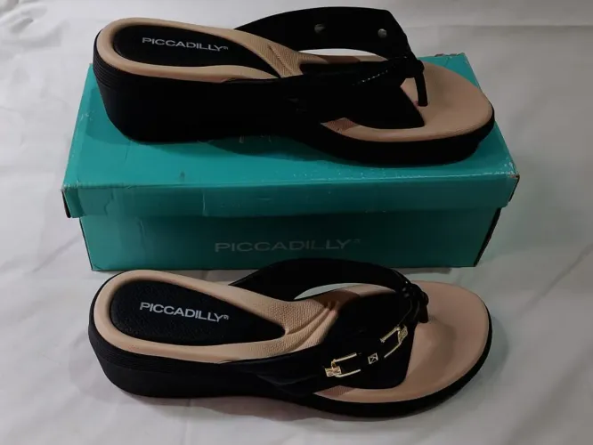 Sandália Picadilly 50,00