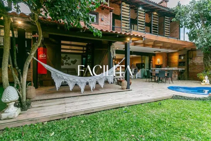 Casa com 5 quartos no bairro Campeche, Florianópolis