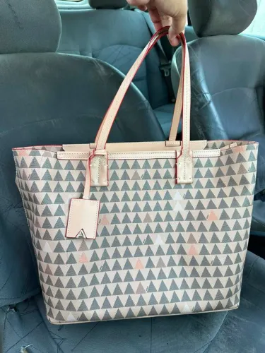 Bolsa Schutz shopping nina