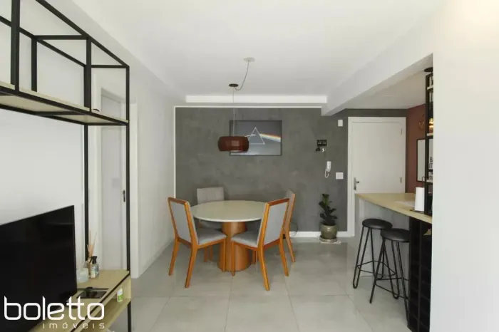 Excelente Apartamento mobiliado, 2 dormitórios para comprar, no Bairro Higienópolis