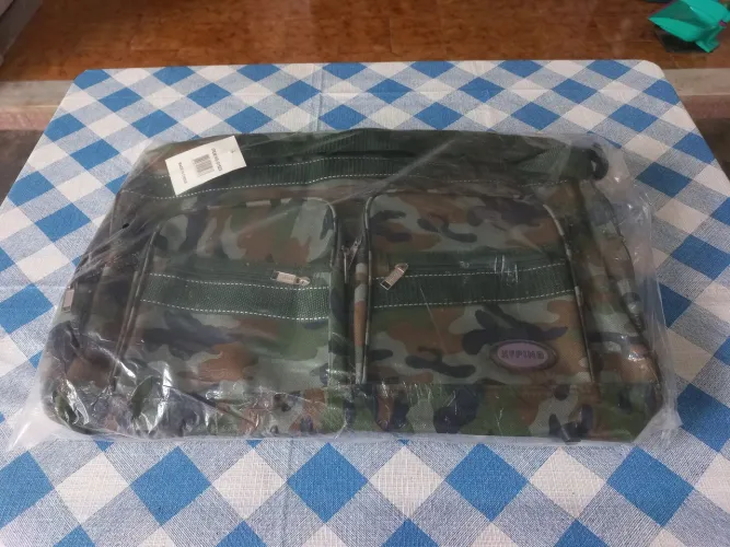 Bolsa camuflada nova sem uso muito grande