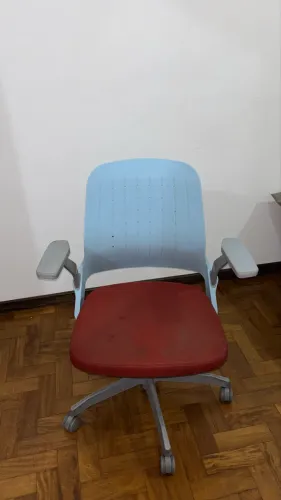 Cadeira Flexform My Chair Ruby Red ergonômica