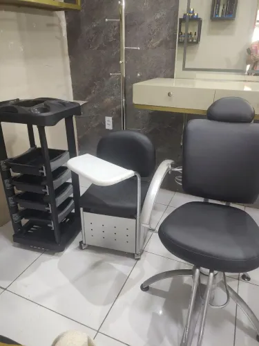 Móveis para salão  beleza cadeira de manicure cadeira para corte e carrinho auxiliar 