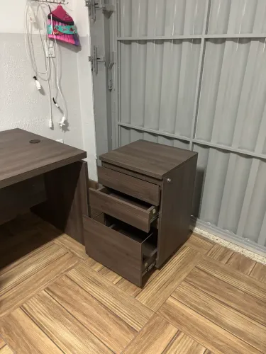 Vendo mesa para escritório usada!