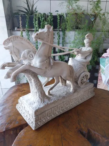 Escultura Biga Romana 
