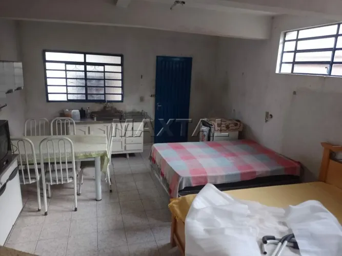Casa à venda de 130m², com terreno de 400m². Com 3 dormitórios e 1 suíte no Lauzane Paulis