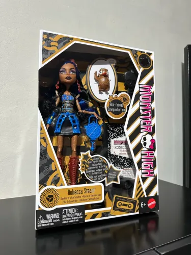 Boneca Monster High Creeproduction Robecca