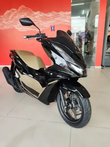 PCX DLX 2027