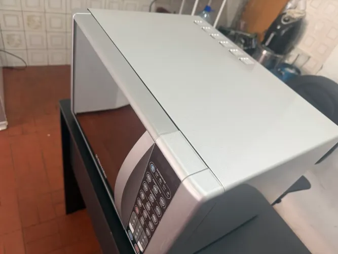 Microondas 31 litros espelhado