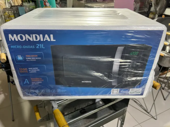 Microondas mondial 21lt preto espelhado