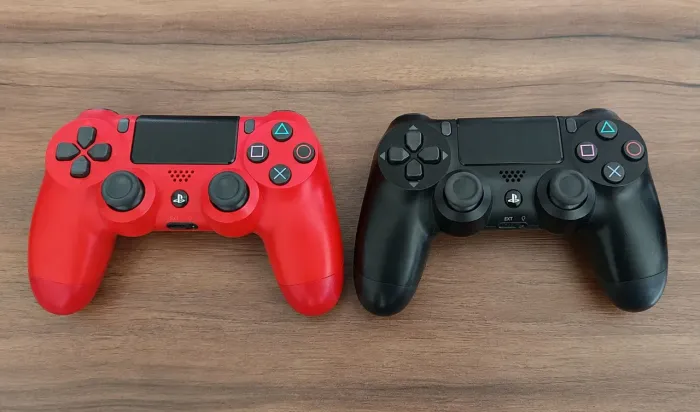 2 controles originais de PS4 seminovos 100%
