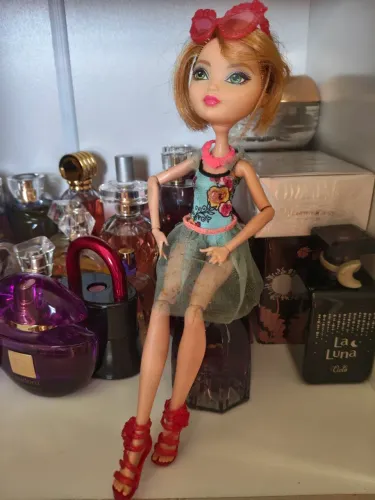 Boneca Ashlynn Ella - Mirror Beach