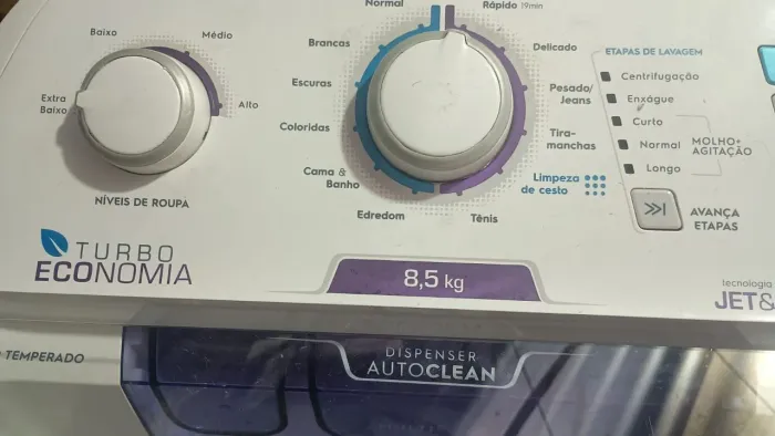 Maquina de lavar electrolux 8.5 kilos novinha. 6 meses de uso 220. Ta muito linda