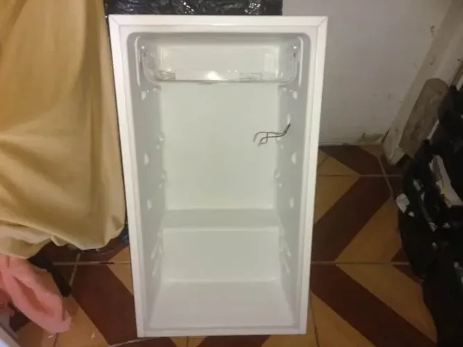 Gabinete do Frigobar Midea 93L