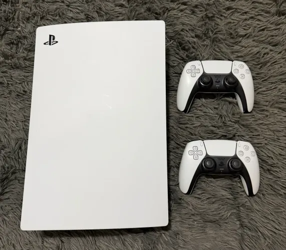 Playstation 5 mídia digital + 2 controles