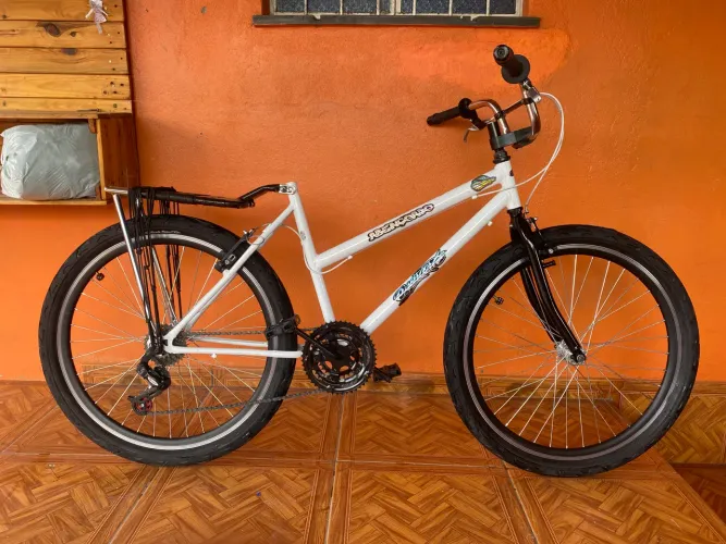 Bicicleta montadinha aro 26