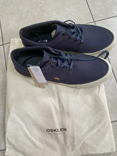 Vendo sapatênis da marca OSKLEN, em ótimo estado, por R$ 290,00.