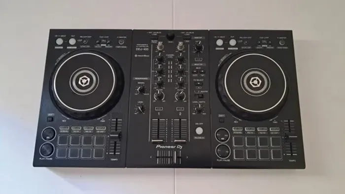 Controladora DJ Pioneer DDJ-400