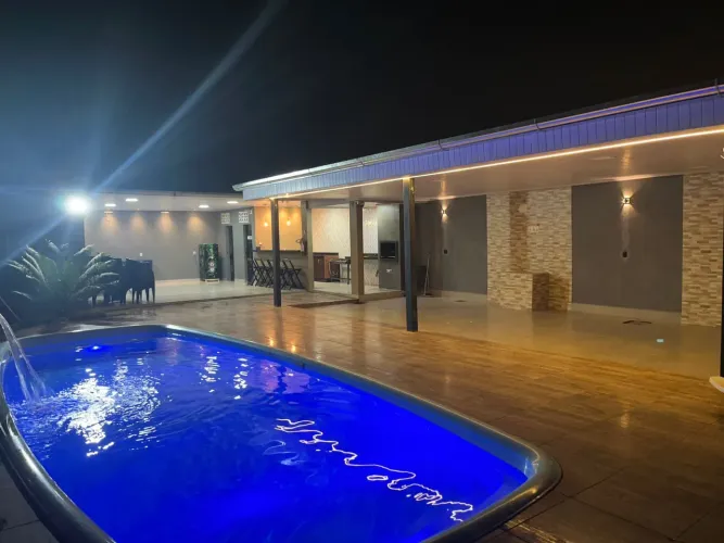Espaço para eventos com Piscina / Até 100 pessoas - Águas Lindas.