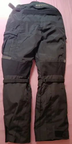 calça para motociclista revolt. tam xl