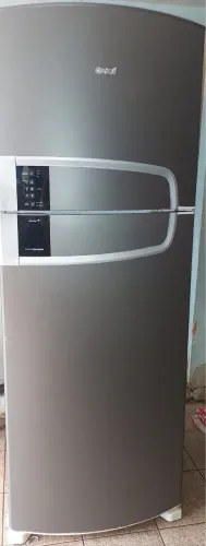 Geladeira cônsul 437 litros plotada de cinza