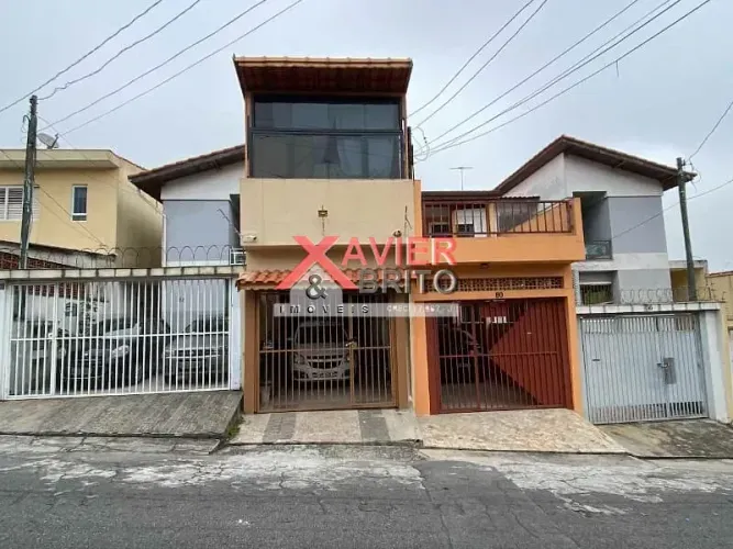 Sobrado à venda 3 Quartos, 1 Suite, 2 Vagas, 75M², Jd. Santa Maria