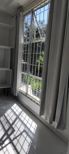 Locação quarto/feminino/mês