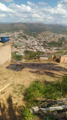 Vendo um barracão com lote grande e mirante 