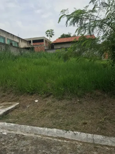 Terreno a Venda em Condomínio