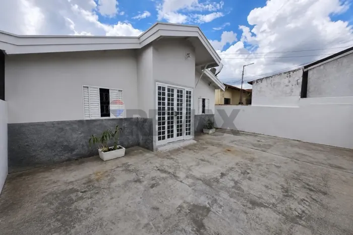 Casa no Jardim Ipê II: 200m², Aceita Pets!