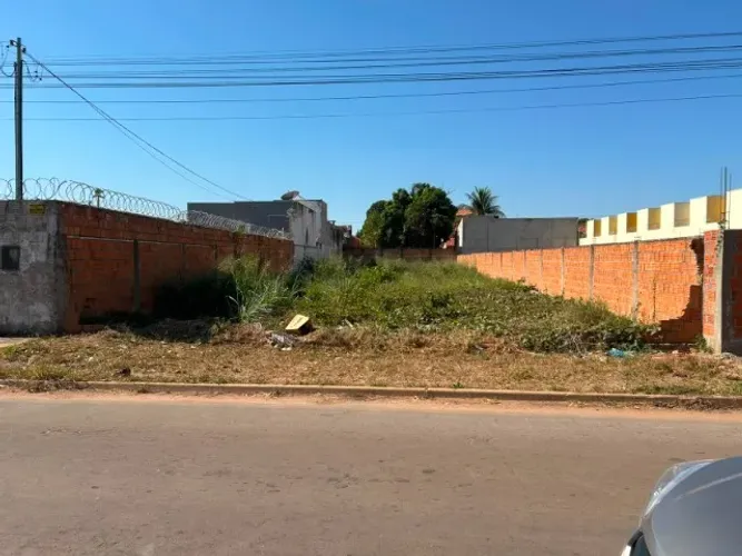 Vende - se Terreno 12x50m²