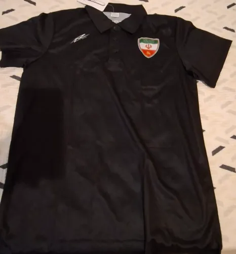 Camisa polo de concentração do Irã