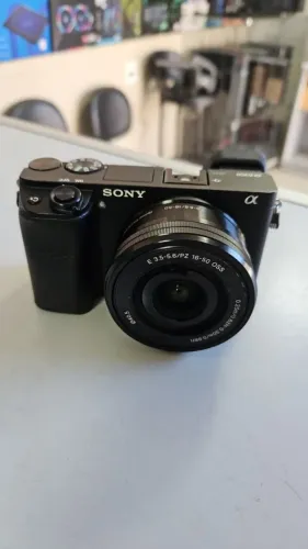 Sony a6300 + Lente 16-50mm | O Combo Definitivo para Produzir em 4K Real