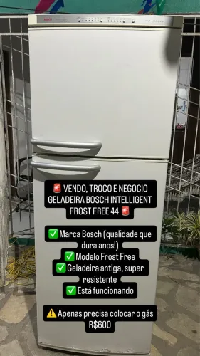 GELADEIRA BOSCH FROST FREE 44 (NÃO ESTÁ GELANDO, PRECISA DO GÁS)