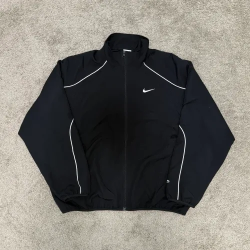 Jaqueta Nike x Supreme