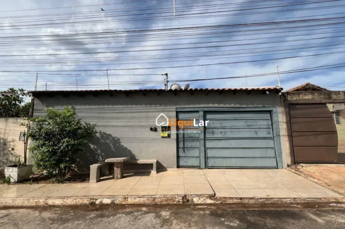 Casa com 4 Quartos e Energia Solar no Residencial Tijuca 1